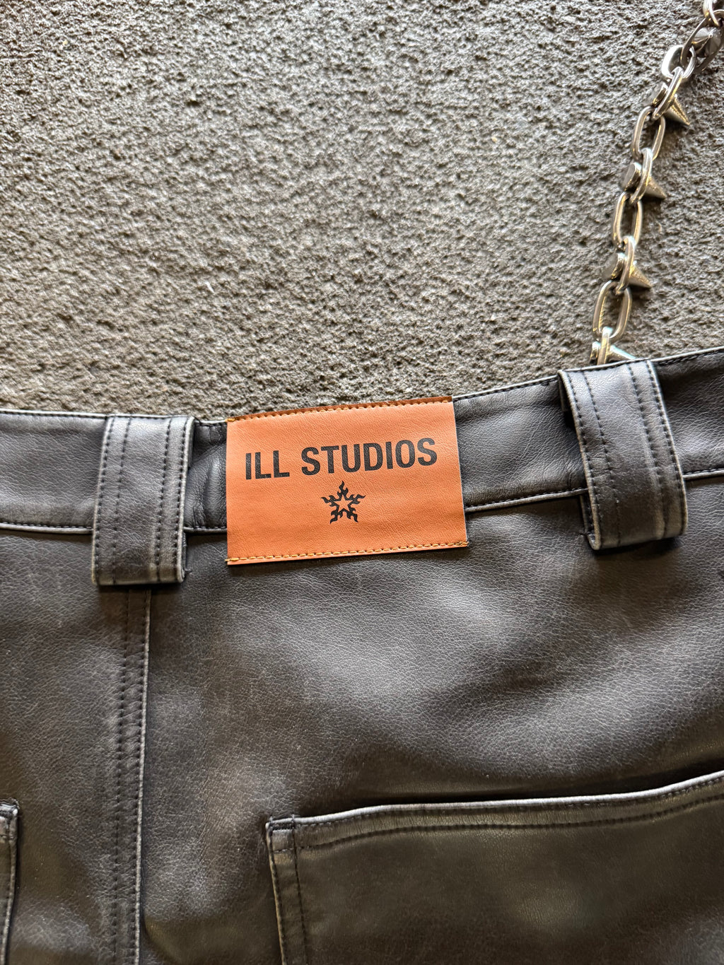 WASHED LEATHER SHORTS